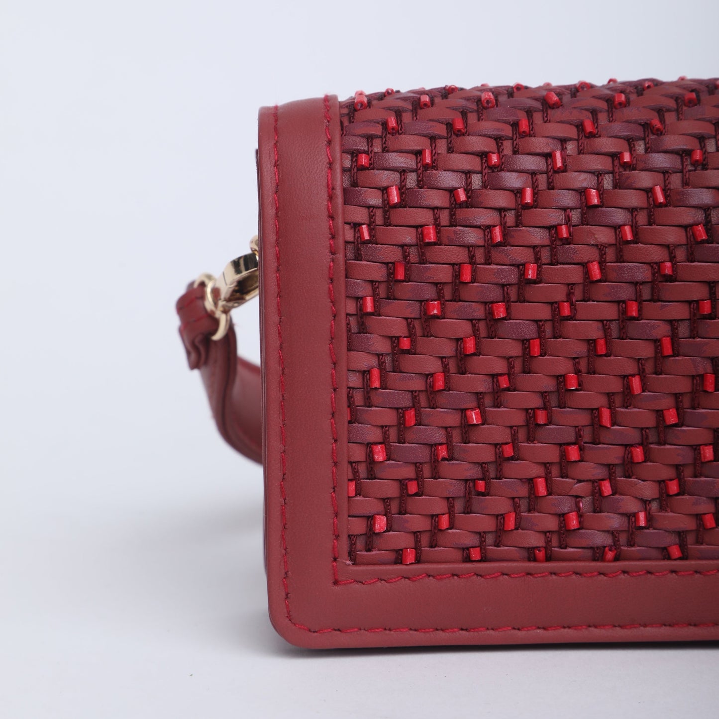 Sustainable Stitches: Artisanal Fashion Accessory Gift Box