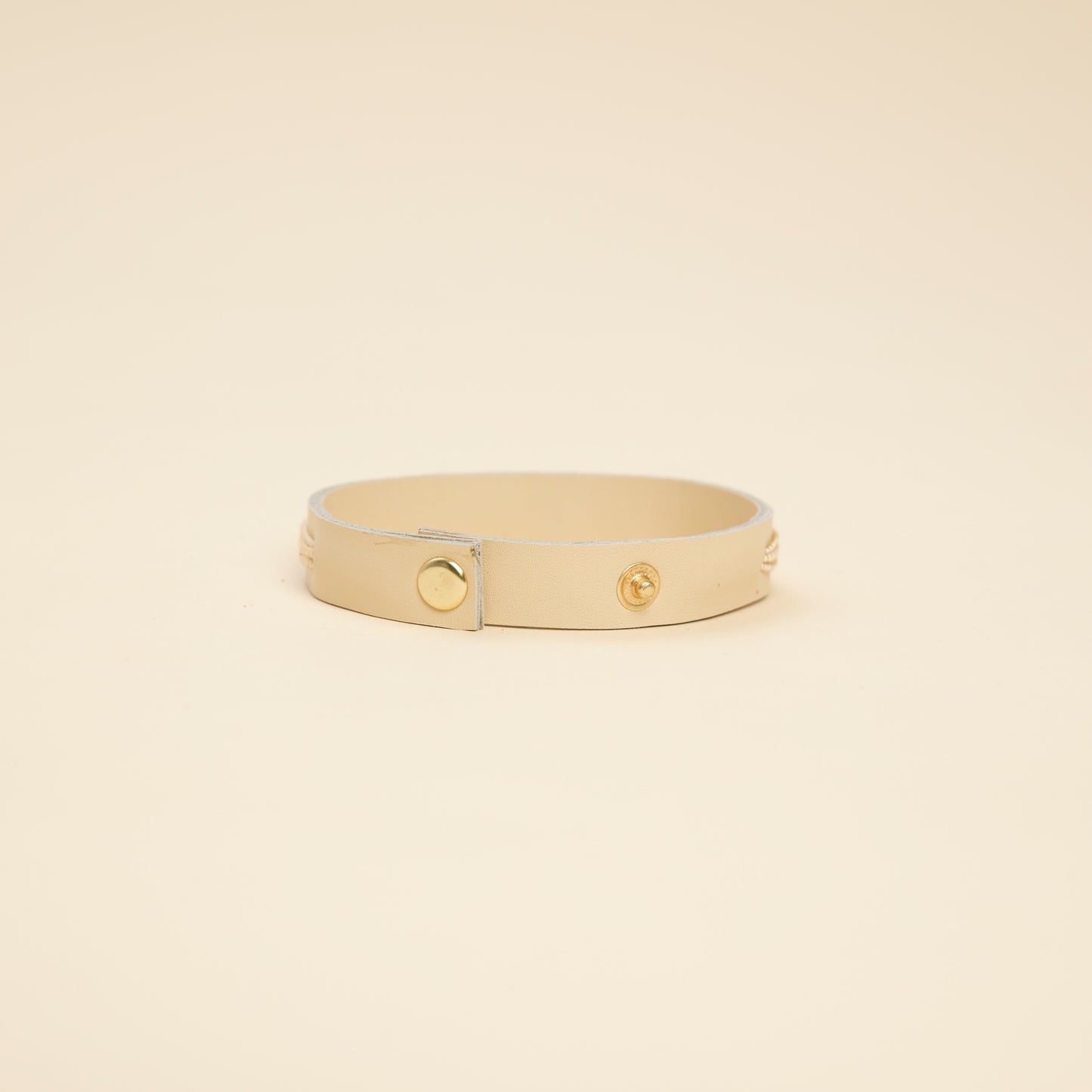 Handcrafted Delights: Sustainable Artisan Gift Ensemble