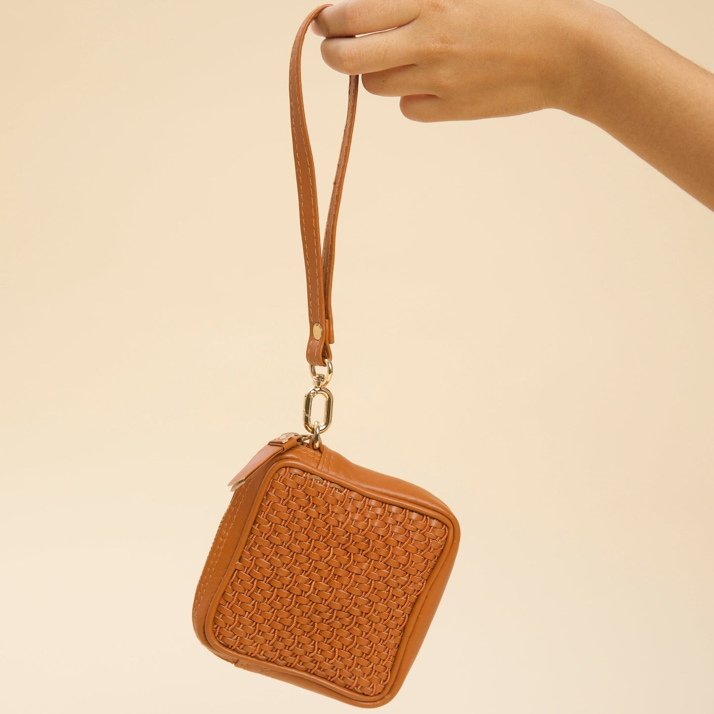 Rozana Charger Case