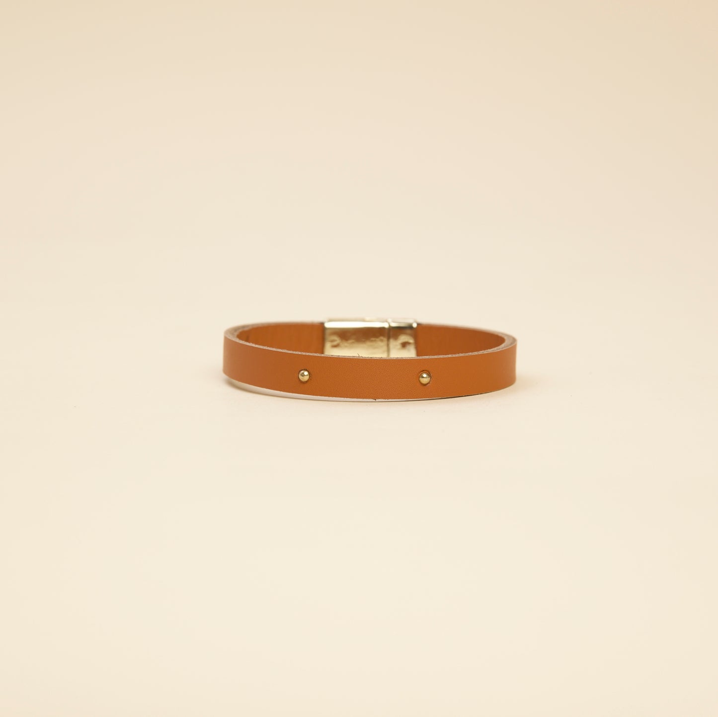 Handcrafted Splendor: Exquisite Essentials