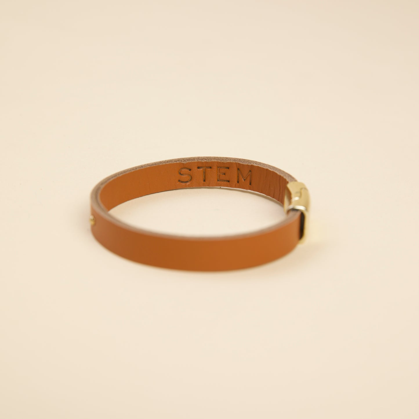 Handcrafted Splendor: Exquisite Essentials