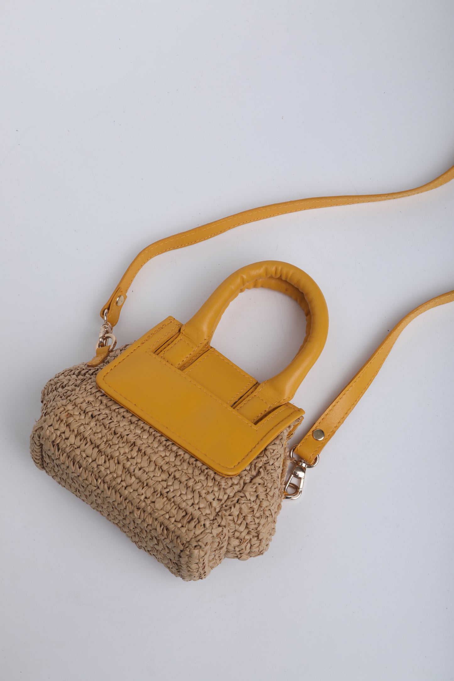 Apricity Hybrid Tiny (Raffia)