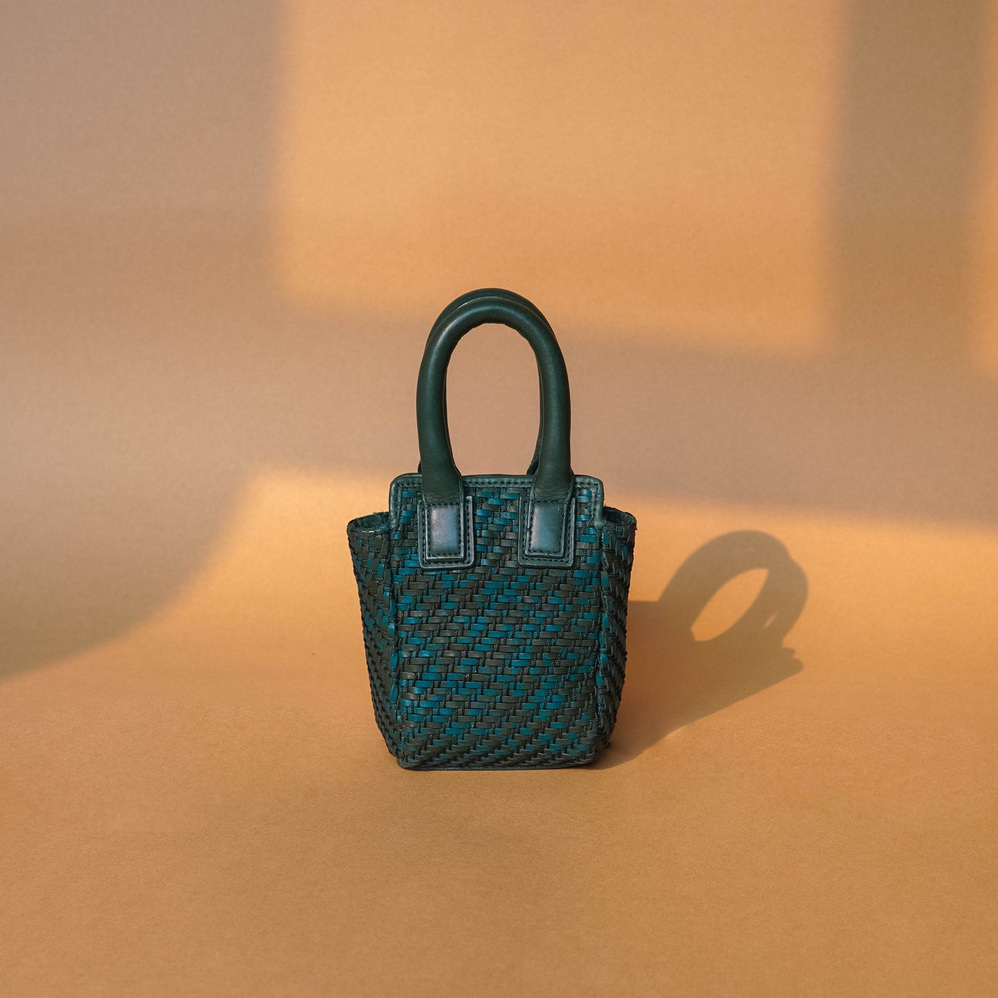 Apricity Un-hand Tiny